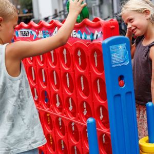 Vier op een rij levensgroot