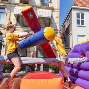 Paalvechten boven valkussen