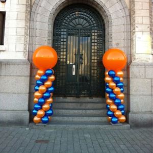 Ballonnen pilaar met topballon