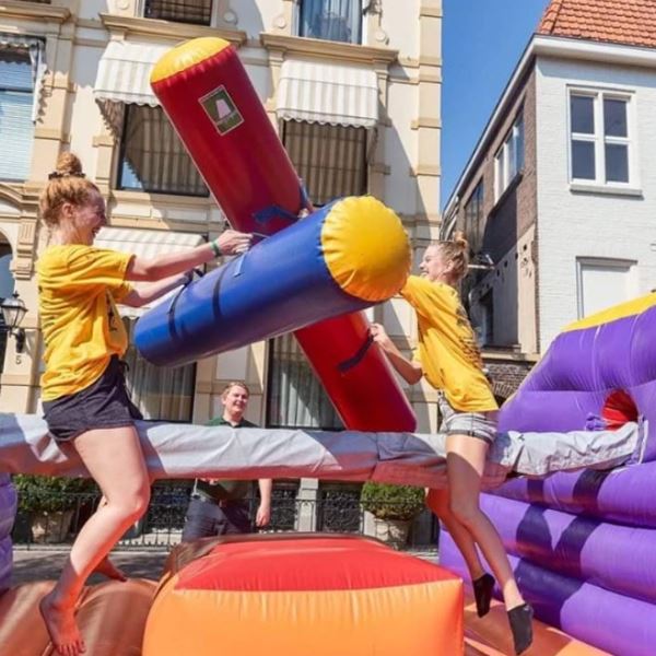 VERKOOP - Paalvechten boven valkussen