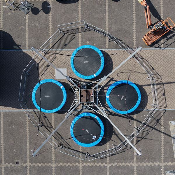 Bungee trampoline incl. 3 uur begeleiding & op- en afbouw Bungee trampoline incl. 3 uur begeleiding & op- en afbouw