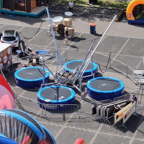 Bungee trampoline incl. 3 uur begeleiding & op- en afbouw Bungee trampoline incl. 3 uur begeleiding & op- en afbouw